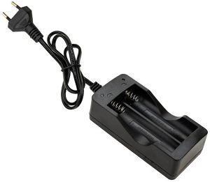 Lader voor 2 accu's 3.7V volt 18650